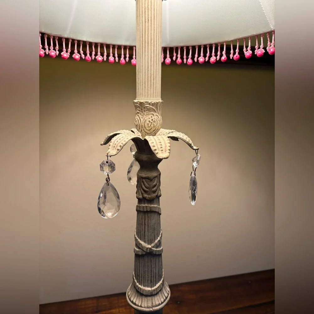 Vintage-Style Table Lamp Bright Green Lamp Shade With Pink Beaded Fringe - Picture 4 of 9